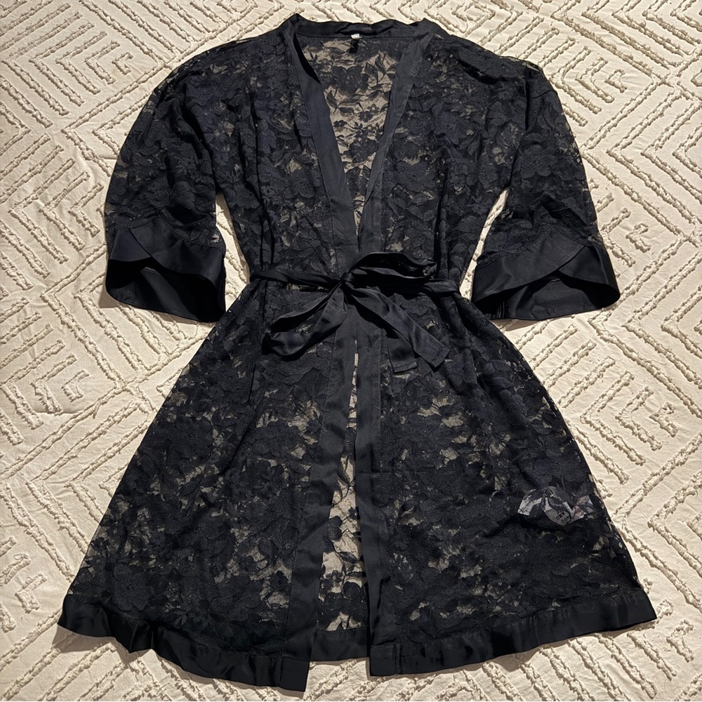 Intimissimi Black Lace Robe with Floral Detailing